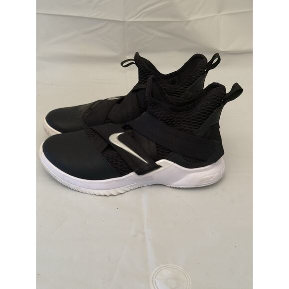 Nike (AT3872-001) LeBron Soldier Black Sneakers Men's Basketball Shoes Size 9 - Picture 1 of 9